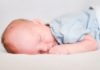 niemowlę śpi