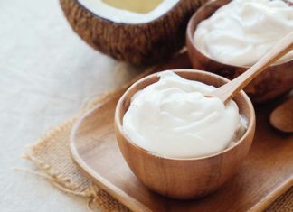 Domowy jogurt kokosowy – jak zrobić?