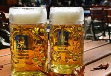 Kufle do piwa z grawerem jako narzędzie budowania klubowych społeczności kufel do piwa z grawerem